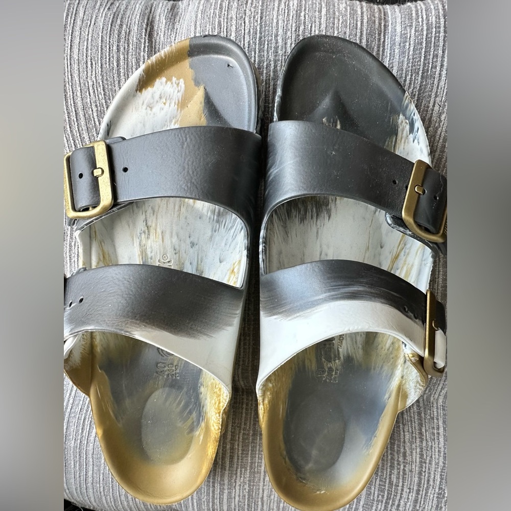 Birkenstock Adults Sz 40 Women’s 9-9.5 / Mens 7-7.5 Sandals SOLD OUT EVERYWHERE